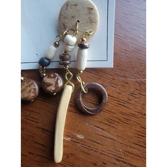 Vintage handmade in the Philippines wooden dang hanging earrings Boho Tropical - Picture 2 of 6
